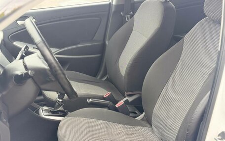 Hyundai Solaris II рестайлинг, 2013 год, 575 000 рублей, 15 фотография