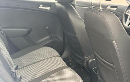 Hyundai Solaris II рестайлинг, 2013 год, 575 000 рублей, 18 фотография