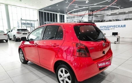 Toyota Yaris III рестайлинг, 2007 год, 420 000 рублей, 7 фотография