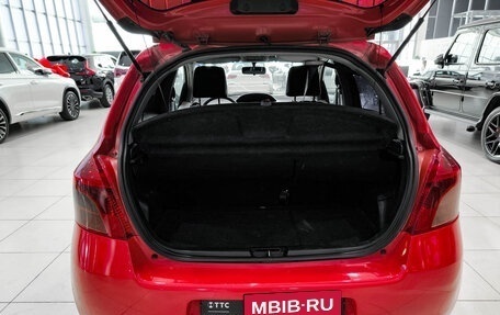 Toyota Yaris III рестайлинг, 2007 год, 420 000 рублей, 10 фотография