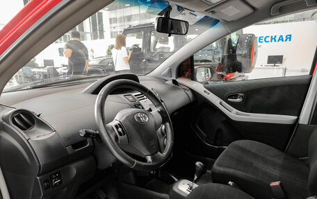 Toyota Yaris III рестайлинг, 2007 год, 420 000 рублей, 16 фотография