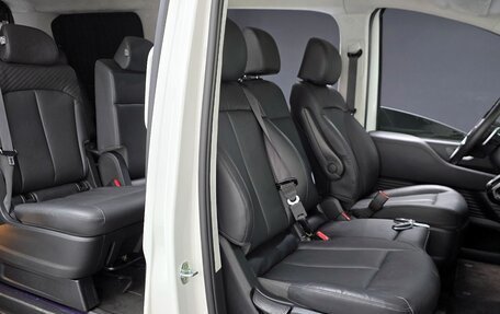 Hyundai Staria, 2022 год, 3 865 000 рублей, 17 фотография