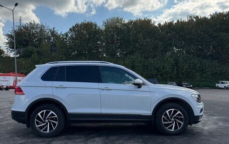 Volkswagen Tiguan II, 2018 год, 2 750 000 рублей, 3 фотография