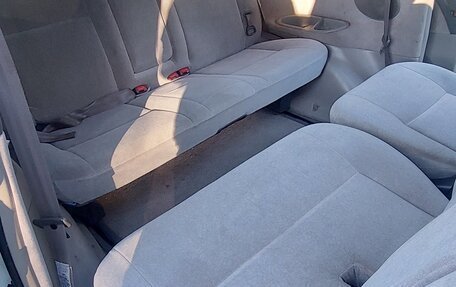 Toyota Estima III рестайлинг -2, 2001 год, 690 000 рублей, 15 фотография