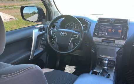 Toyota Land Cruiser Prado 150 рестайлинг 2, 2021 год, 5 375 000 рублей, 9 фотография
