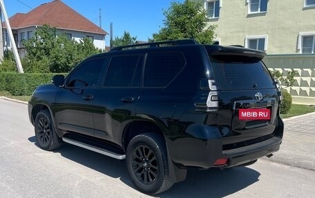 Toyota Land Cruiser Prado 150 рестайлинг 2, 2021 год, 5 375 000 рублей, 7 фотография