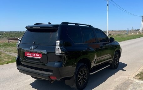 Toyota Land Cruiser Prado 150 рестайлинг 2, 2021 год, 5 375 000 рублей, 6 фотография