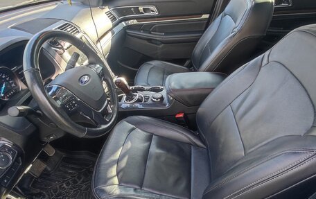 Ford Explorer VI, 2016 год, 3 450 000 рублей, 8 фотография