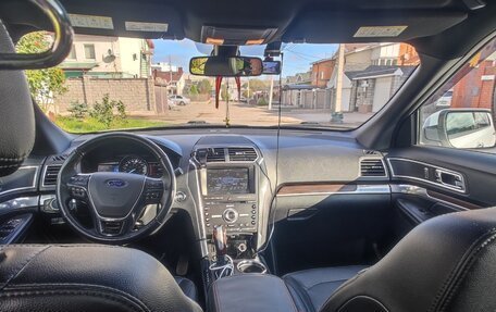 Ford Explorer VI, 2016 год, 3 450 000 рублей, 11 фотография
