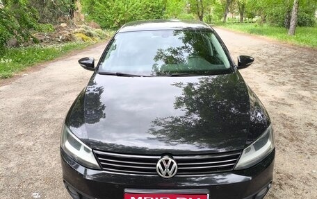 Volkswagen Jetta VI, 2013 год, 1 050 000 рублей, 1 фотография