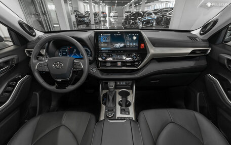 Toyota Highlander, 2025 год, 5 500 000 рублей, 13 фотография