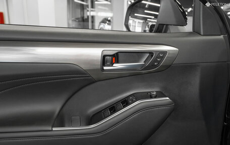 Toyota Highlander, 2025 год, 5 500 000 рублей, 24 фотография