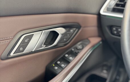 BMW 3 серия, 2021 год, 3 950 000 рублей, 10 фотография