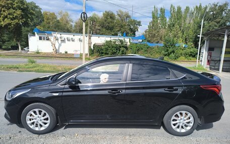 Hyundai Solaris II рестайлинг, 2018 год, 1 150 000 рублей, 3 фотография