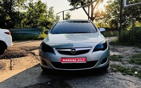 Opel Astra J, 2011 год, 750 000 рублей, 1 фотография