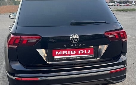 Volkswagen Tiguan II, 2021 год, 2 720 000 рублей, 3 фотография