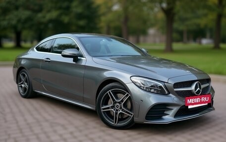 Mercedes-Benz C-Класс, 2019 год, 4 500 000 рублей, 5 фотография