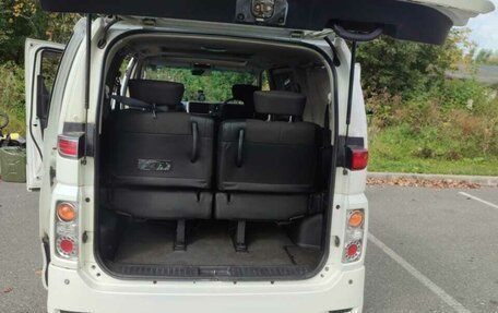 Nissan Elgrand III, 2005 год, 1 400 000 рублей, 11 фотография