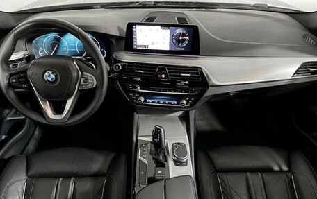 BMW 5 серия, 2019 год, 3 497 000 рублей, 11 фотография