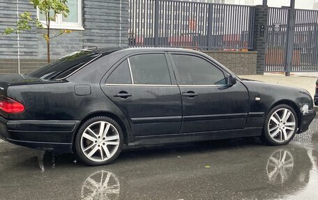 Mercedes-Benz E-Класс, 1997 год, 400 000 рублей, 3 фотография