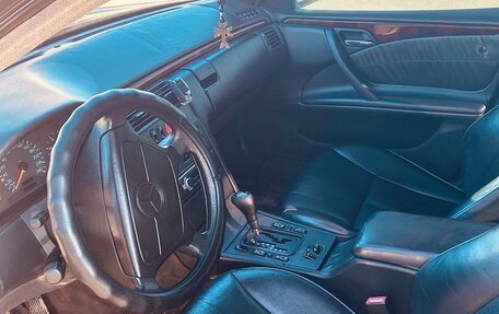 Mercedes-Benz E-Класс, 1997 год, 400 000 рублей, 7 фотография