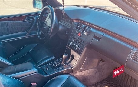 Mercedes-Benz E-Класс, 1997 год, 400 000 рублей, 9 фотография