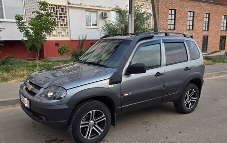 Chevrolet Niva I рестайлинг, 2018 год, 930 000 рублей, 4 фотография