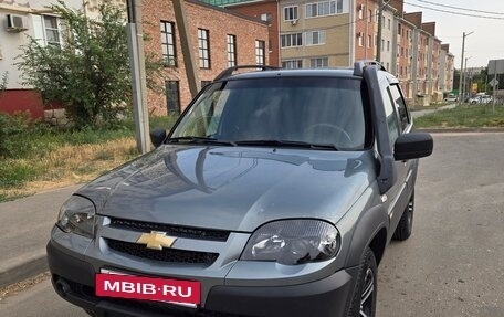 Chevrolet Niva I рестайлинг, 2018 год, 930 000 рублей, 6 фотография