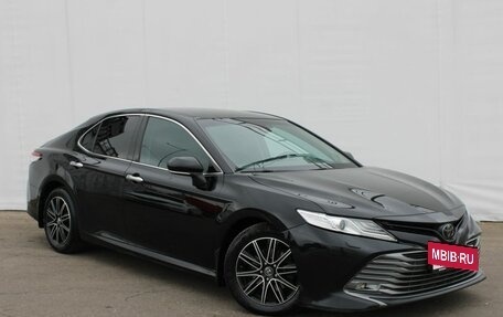 Toyota Camry, 2018 год, 2 199 000 рублей, 4 фотография