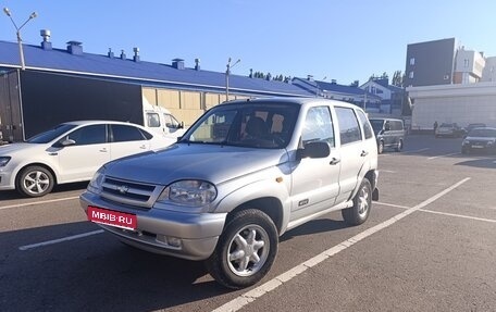 Chevrolet Niva I рестайлинг, 2003 год, 450 000 рублей, 1 фотография