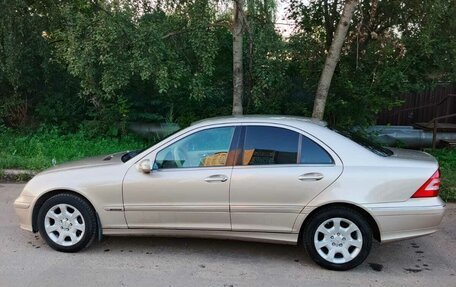 Mercedes-Benz C-Класс, 2004 год, 770 000 рублей, 2 фотография