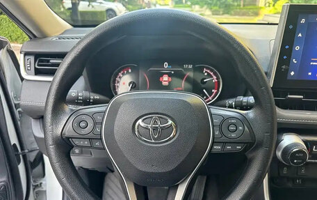 Toyota RAV4, 2021 год, 2 580 998 рублей, 12 фотография