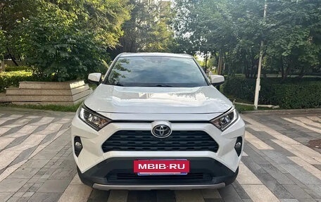 Toyota RAV4, 2021 год, 2 580 998 рублей, 3 фотография