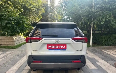 Toyota RAV4, 2021 год, 2 580 998 рублей, 8 фотография