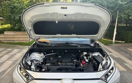 Toyota RAV4, 2021 год, 2 580 998 рублей, 21 фотография