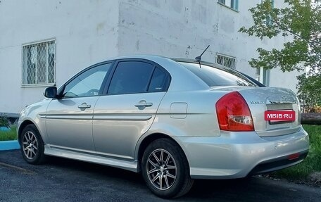 Hyundai Verna II, 2010 год, 590 000 рублей, 2 фотография