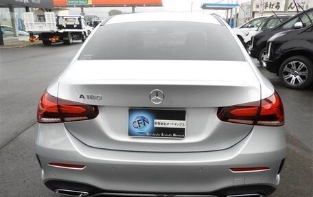 Mercedes-Benz A-Класс, 2022 год, 2 100 000 рублей, 7 фотография