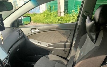 Hyundai Solaris II рестайлинг, 2011 год, 650 000 рублей, 11 фотография