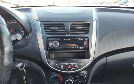 Hyundai Solaris II рестайлинг, 2011 год, 570 000 рублей, 14 фотография
