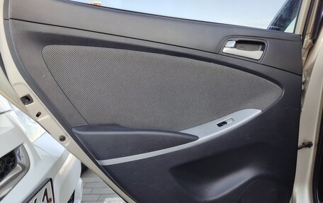 Hyundai Solaris II рестайлинг, 2011 год, 570 000 рублей, 17 фотография