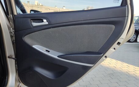 Hyundai Solaris II рестайлинг, 2011 год, 570 000 рублей, 19 фотография