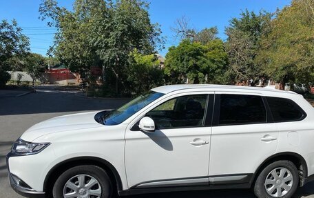 Mitsubishi Outlander III рестайлинг 3, 2021 год, 2 300 000 рублей, 1 фотография