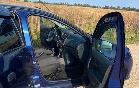 Renault Logan II, 2016 год, 800 000 рублей, 8 фотография