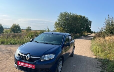 Renault Logan II, 2016 год, 800 000 рублей, 2 фотография