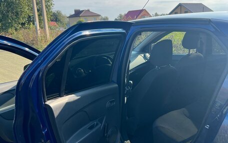 Renault Logan II, 2016 год, 800 000 рублей, 12 фотография