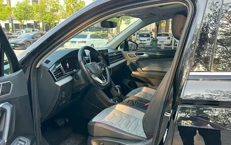 Volkswagen Tiguan II, 2022 год, 2 100 777 рублей, 7 фотография