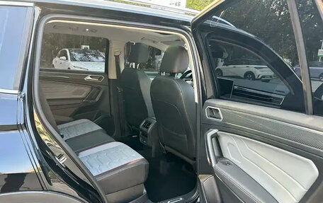 Volkswagen Tiguan II, 2022 год, 2 100 777 рублей, 6 фотография