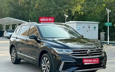 Volkswagen Tiguan II, 2022 год, 2 100 777 рублей, 3 фотография