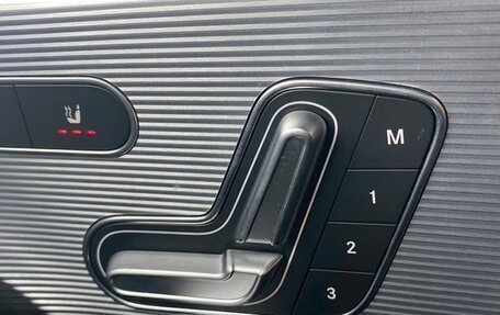 Mercedes-Benz A-Класс, 2022 год, 2 100 000 рублей, 23 фотография