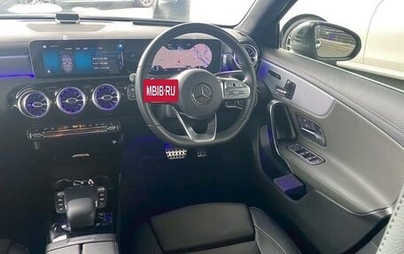 Mercedes-Benz A-Класс, 2022 год, 2 100 000 рублей, 29 фотография